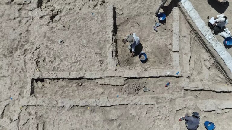 karamanda 7450 yil onceye ait sokak yapisi bulundu 1IGx9vtc