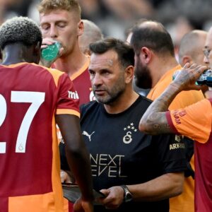 okan buruk takimdan ayrilacak oyunculari tek tek acikladi cP2826Qx