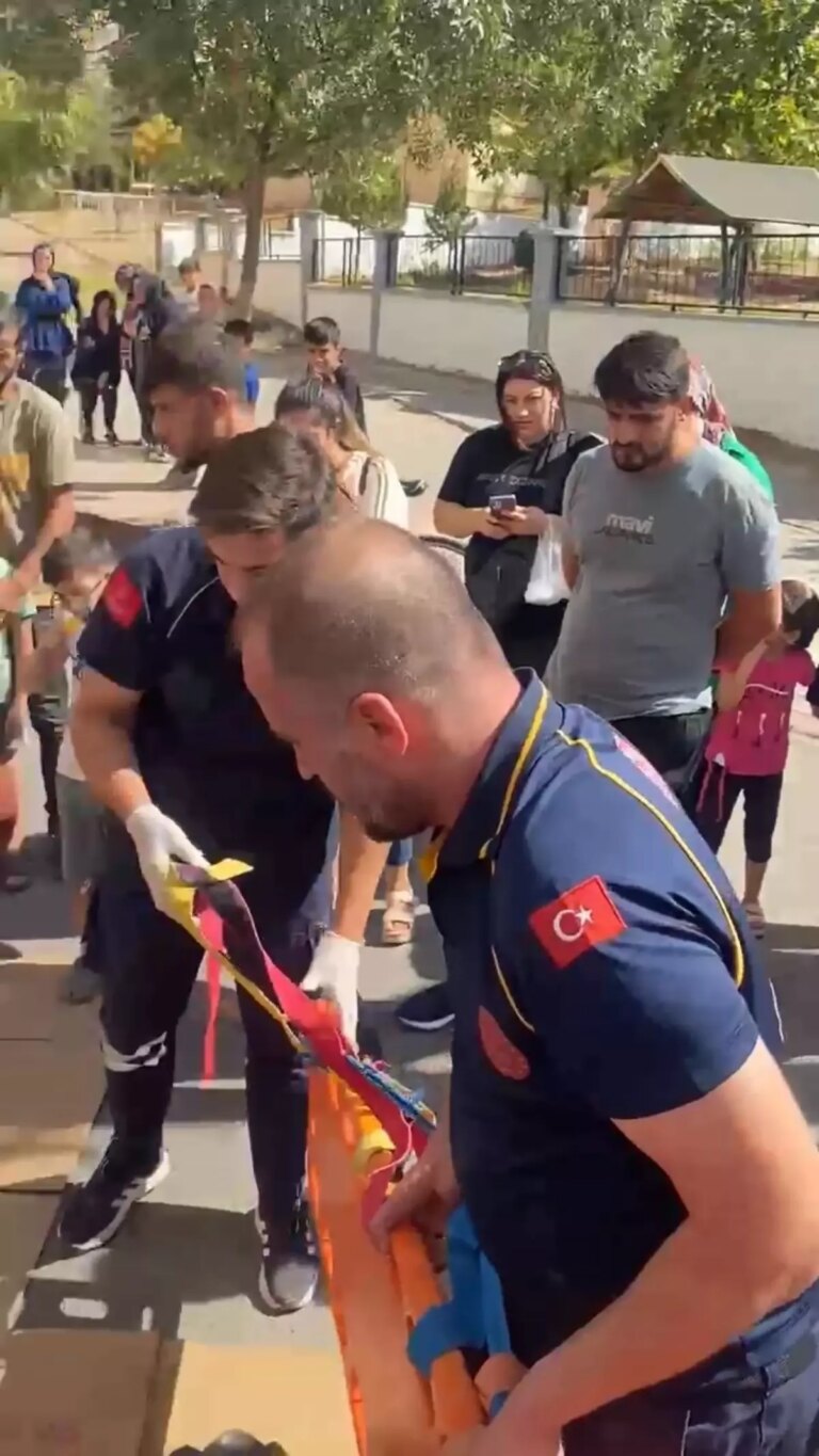 siirtte cocuklara arac carpti lxcc8lax