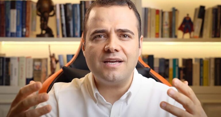 unlu ekonomist en sonunda isyan etti prof dr ozgur demirtas oldu baba ozgur var 2vFrSwE7