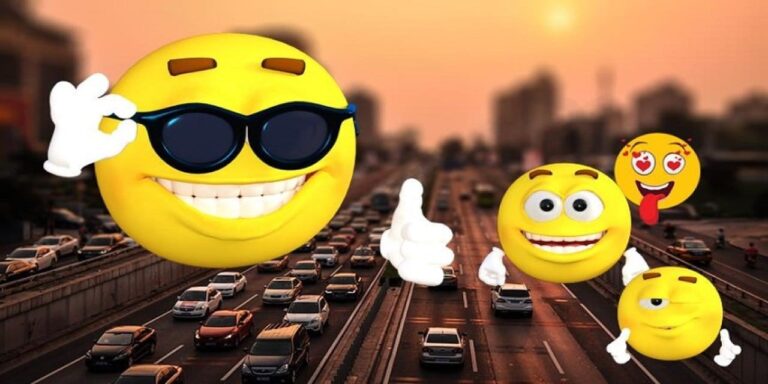 yeni trend plakada gulen yuz 7WlxNzLr