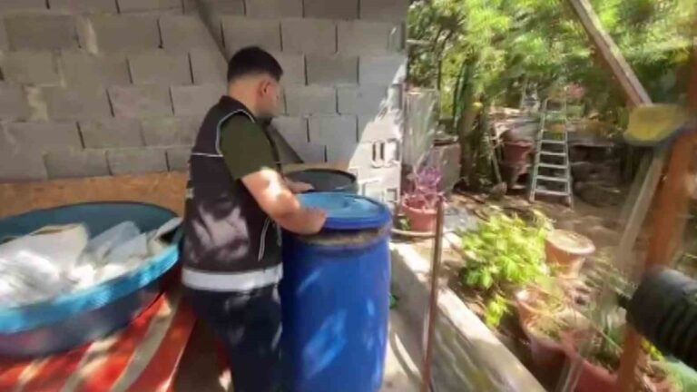 adanada 2 bin 930 litre kacak icki ele gecirildi rvib7zBY
