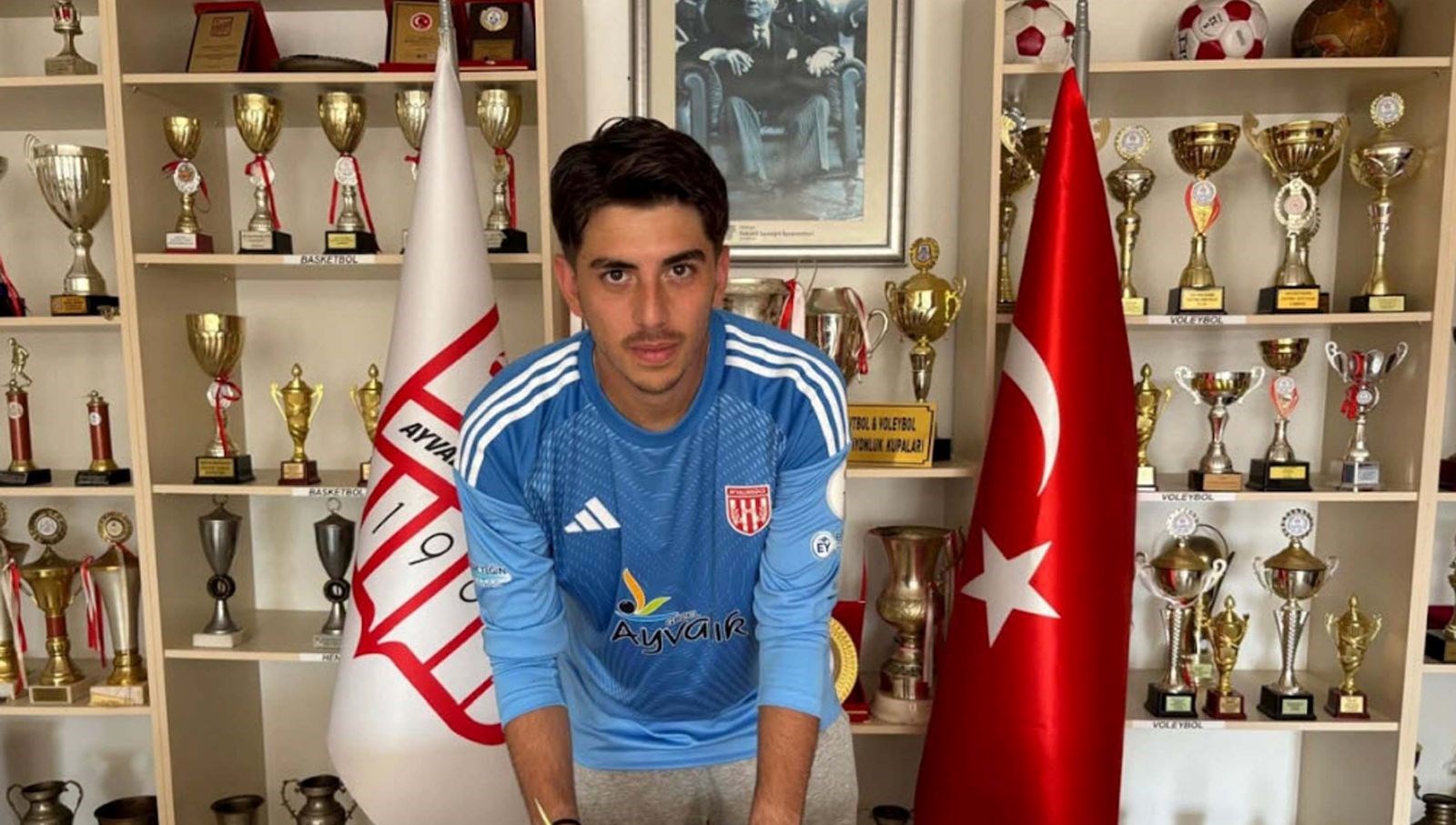 ayvalikgucune genc kaleci n1gSx8QG