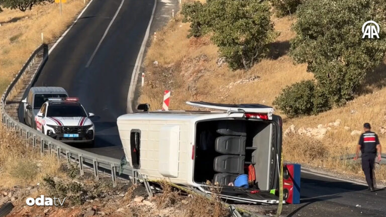 diyarbakirda minibus devrildi olu ve yaralilar var WUTHa9Fi
