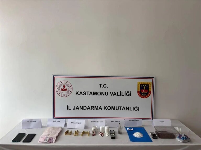 kastamonuda uyusturucu operasyonu 5 tutuklama RC4MZGX6
