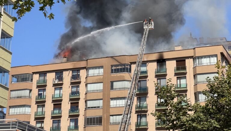 kayseride 8 katli binada yangin mudahale suruyor 6dYMCEi1