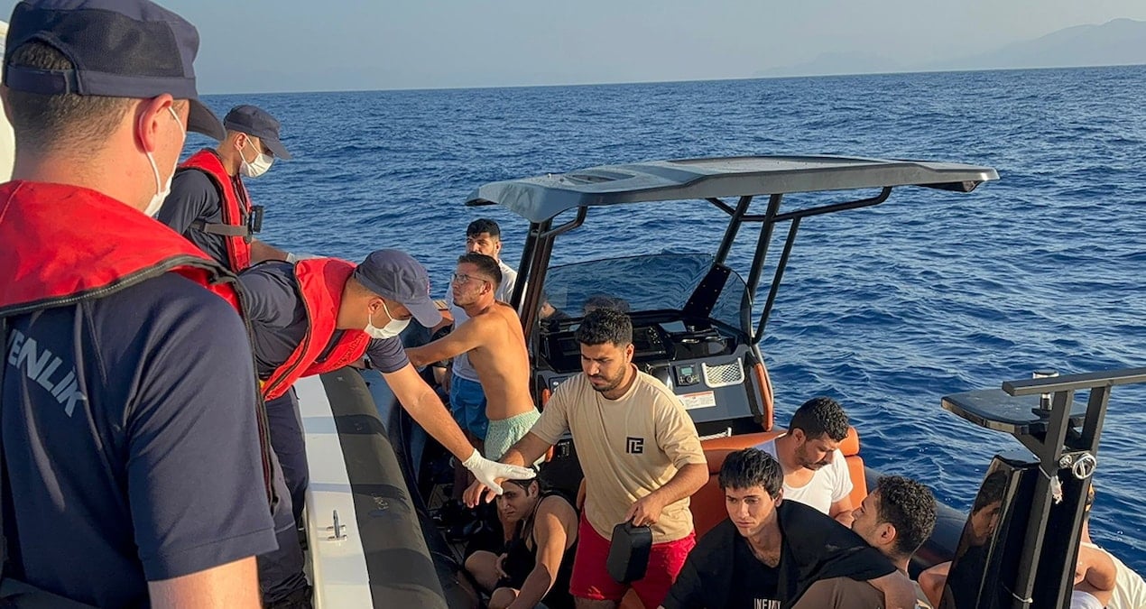 mugla aciklarinda 17 duzensiz gocmen kurtarildi z2hcOVml