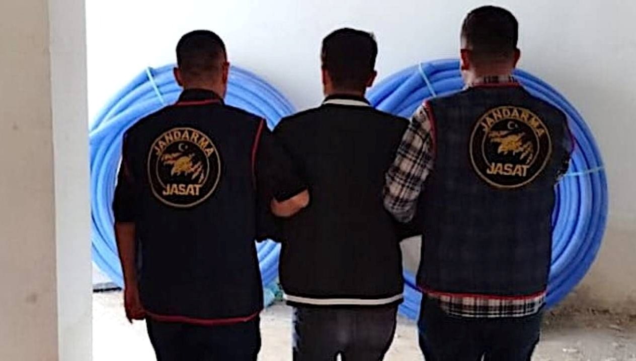 musta kesinlesmis hapis cezasi bulunan 2 hukumlu yakalandi hLAZA5Ut