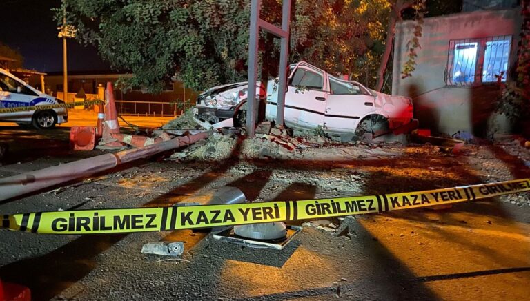 osmaniyede otomobil direge carpti genc surucu hayatini kaybetti J1bAiDvW