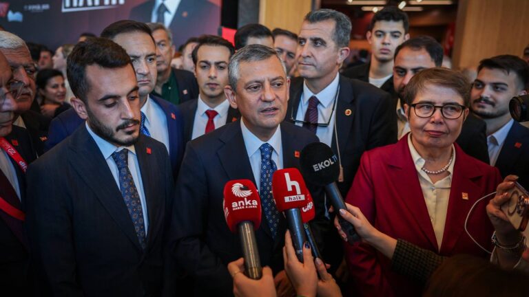 ozelden bayrampasa secimi degerlendirmesi kazanamadiklarini siyasi yan kesicilikle ele gecirmeye alisanlar irade gaspi diyor edep yahu vWari9Dw