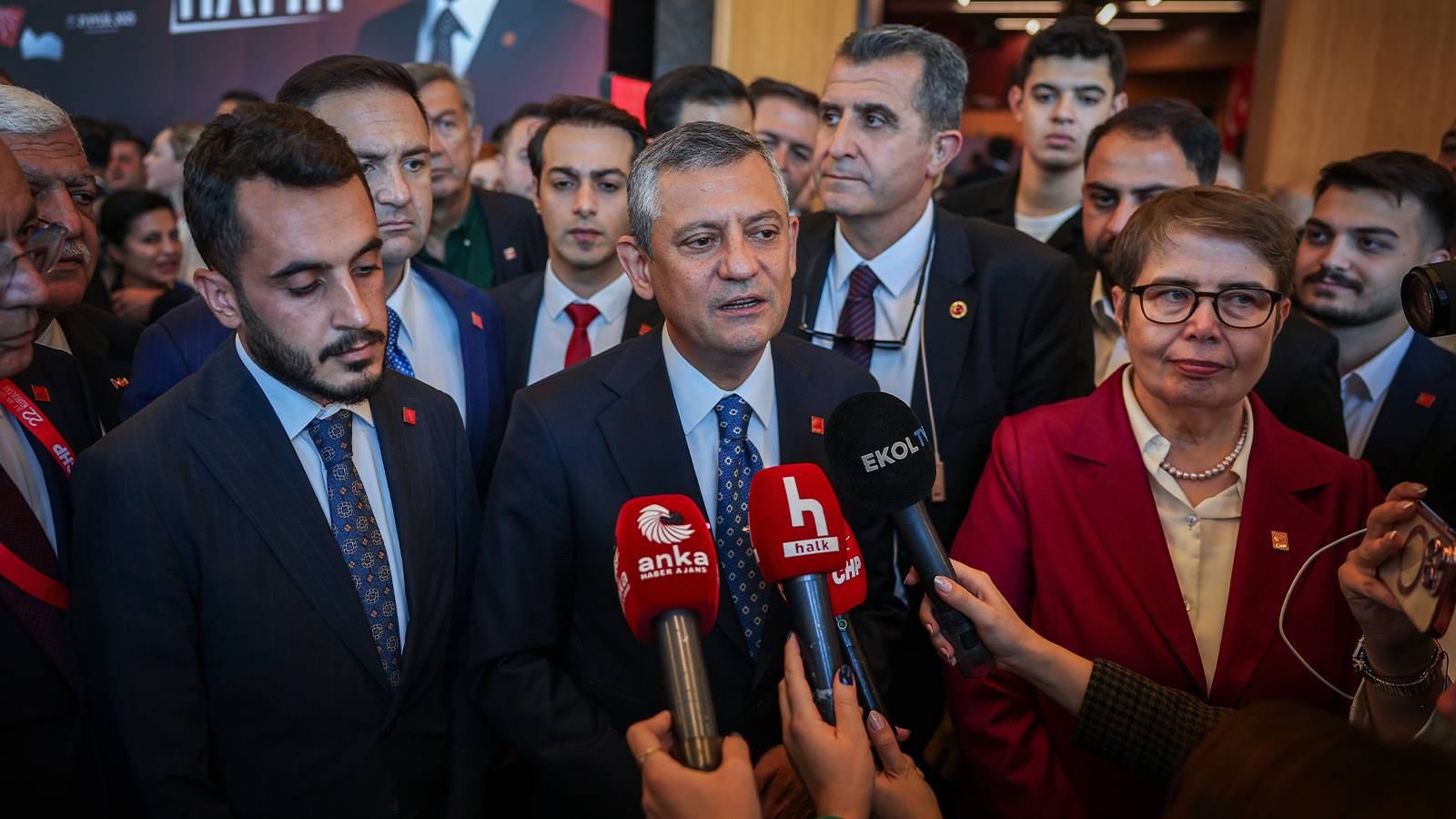 ozelden bayrampasa secimi degerlendirmesi kazanamadiklarini siyasi yan kesicilikle ele gecirmeye alisanlar irade gaspi diyor edep yahu vWari9Dw