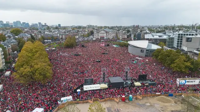 amsterdamda gazzeye destek mitingi EEYXJf1M