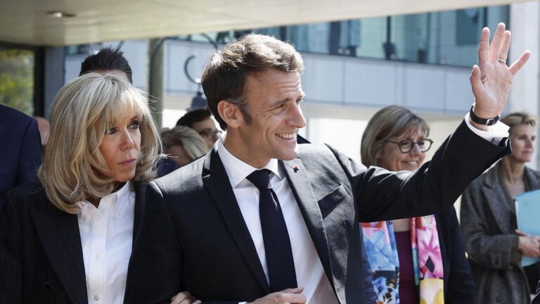 fransa first ladysi brigitte macron vergi sisteminde erkek ismiyle listelendi elysee sarayi sorusturma baslatti OH7hJbwS.jpg