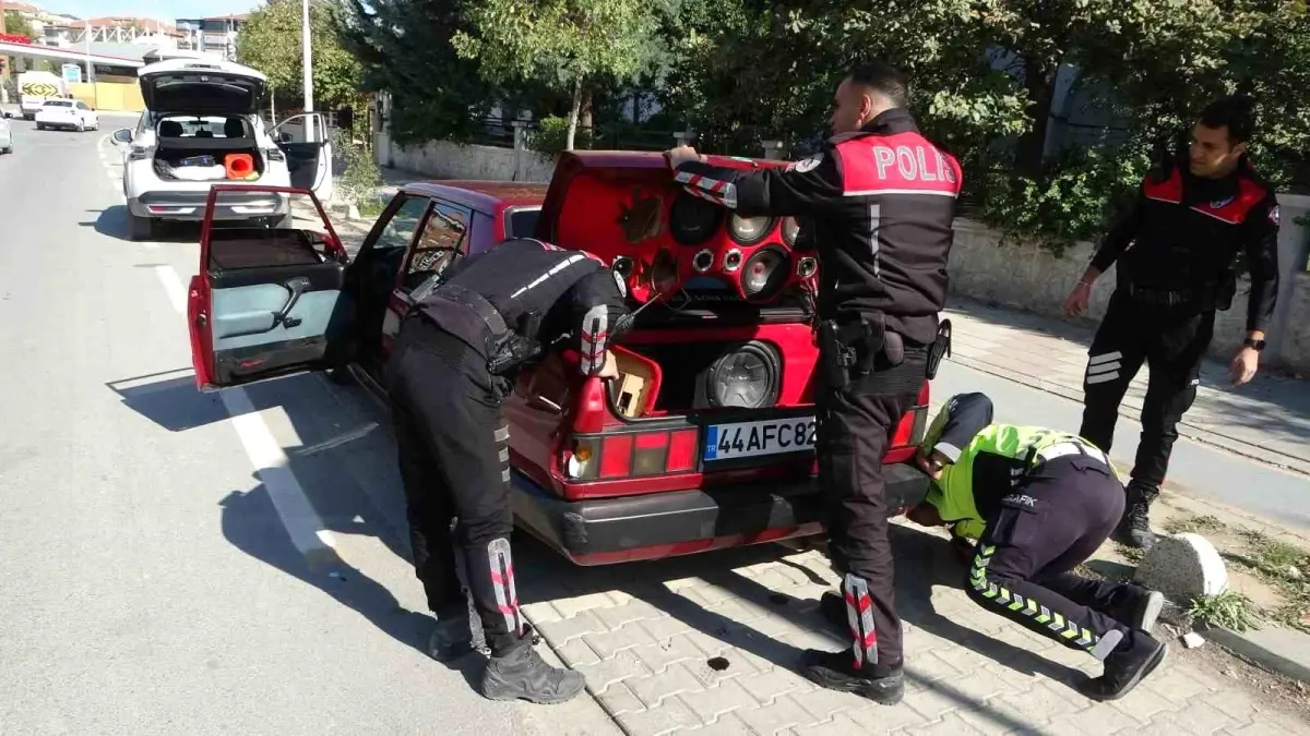 malatyada uyusturucu tasiyan arac kovalamacada kaza yapti bAiSkOUW.jpg