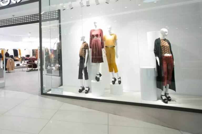 turkiyede de faaliyet gosteren giyim devinden sok aciklama bilgiler calindi q2ExStgm.jpg