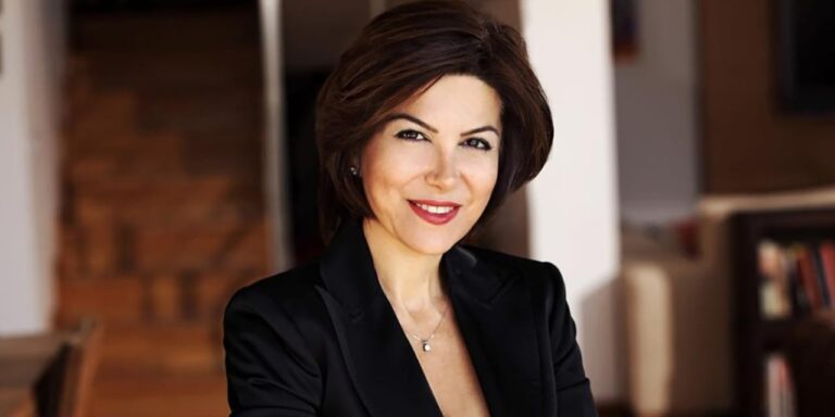 gazeteci sedef kabasa hapis cezasi verildi lxJKibm6.jpg