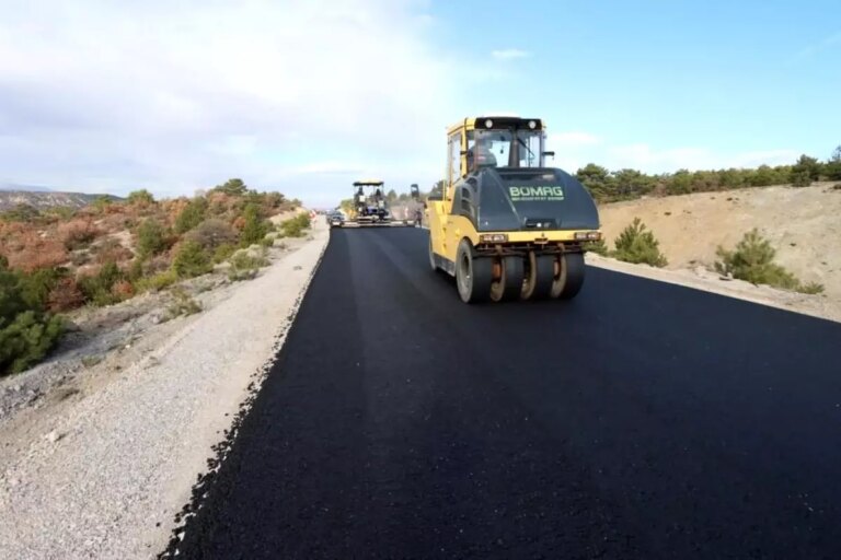 kutahyada-asphalt-calismalari-devam-ediyor-pU4fiVGd.jpg