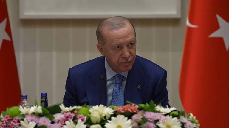 akpli-cumhurbaskani-erdogandan-iktidari-donemine-ovgu-dolu-sozler-daima-isci-kardeslerimizin-yaninda-olduk-dAbCW95Z