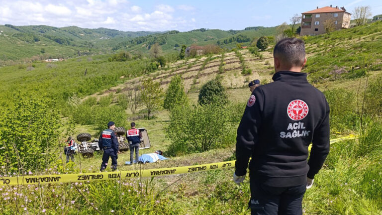 emekli-polis-devrilen-traktorun-altinda-kaldi-1aZl1H5S