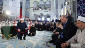 erdogan-cocuk-hafizlarin-icazet-torenine-katildi-ataturke-zalim-ve-kafir-diyen-mustafa-demirkan-da-gFJxu9BE