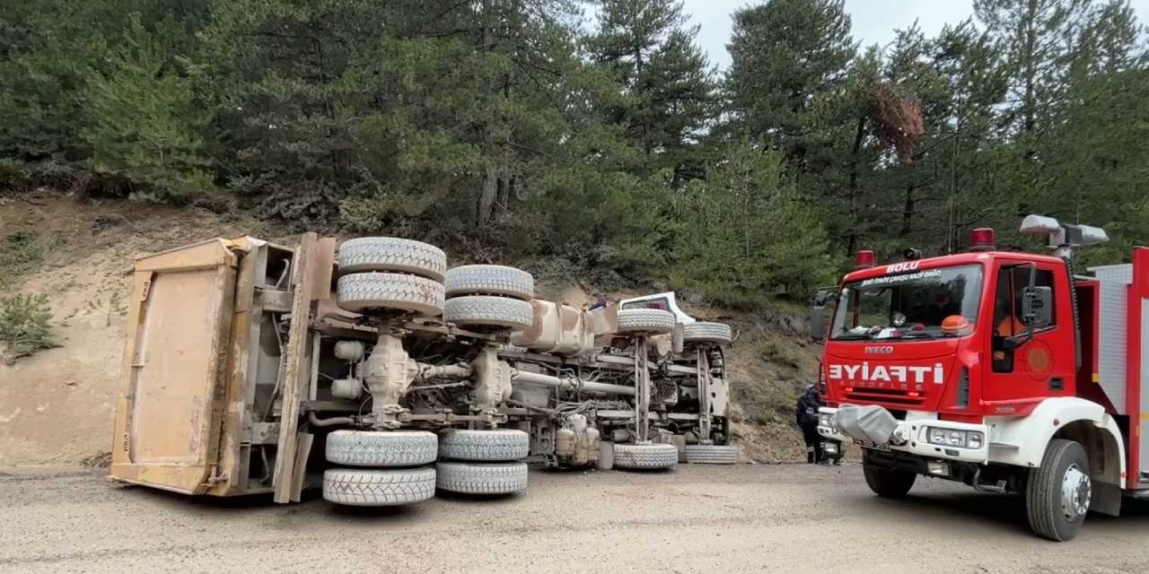 Bolu’da Hafriyat Kamyonu Devrildi: Şoförün Feci Ölümü
