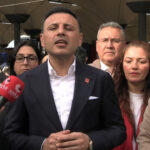 chp-istanbul-il-baskani-ozgur-celik-pazarda-yangin-var-kimse-umutsuzluga-kapilmasin-X8BwQhCZ