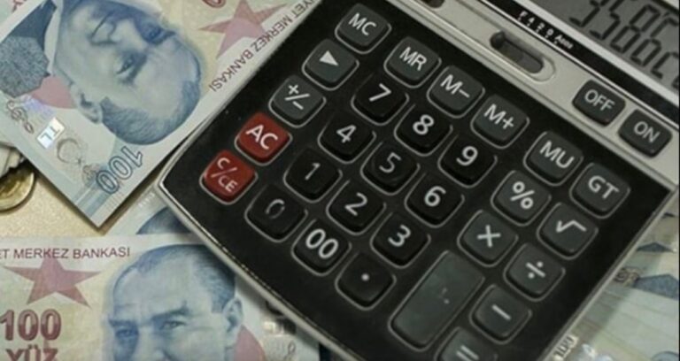 memur-maaslari-hesaplara-eksik-yatacak-bu-ay-cok-kritik-2QZA9LtV