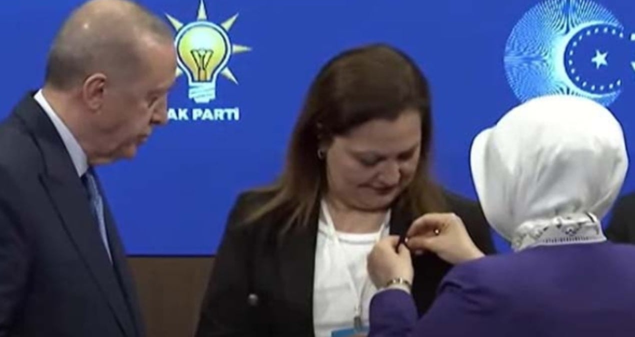 son-dakika-erdogan-duyurdu-burcu-koksal-akpye-katildi-yL1ZH13W