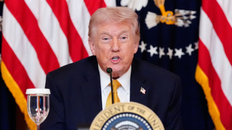 trump-akaryakit-vergisinin-askiya-alinmasini-istiyor-Neu9j9BF
